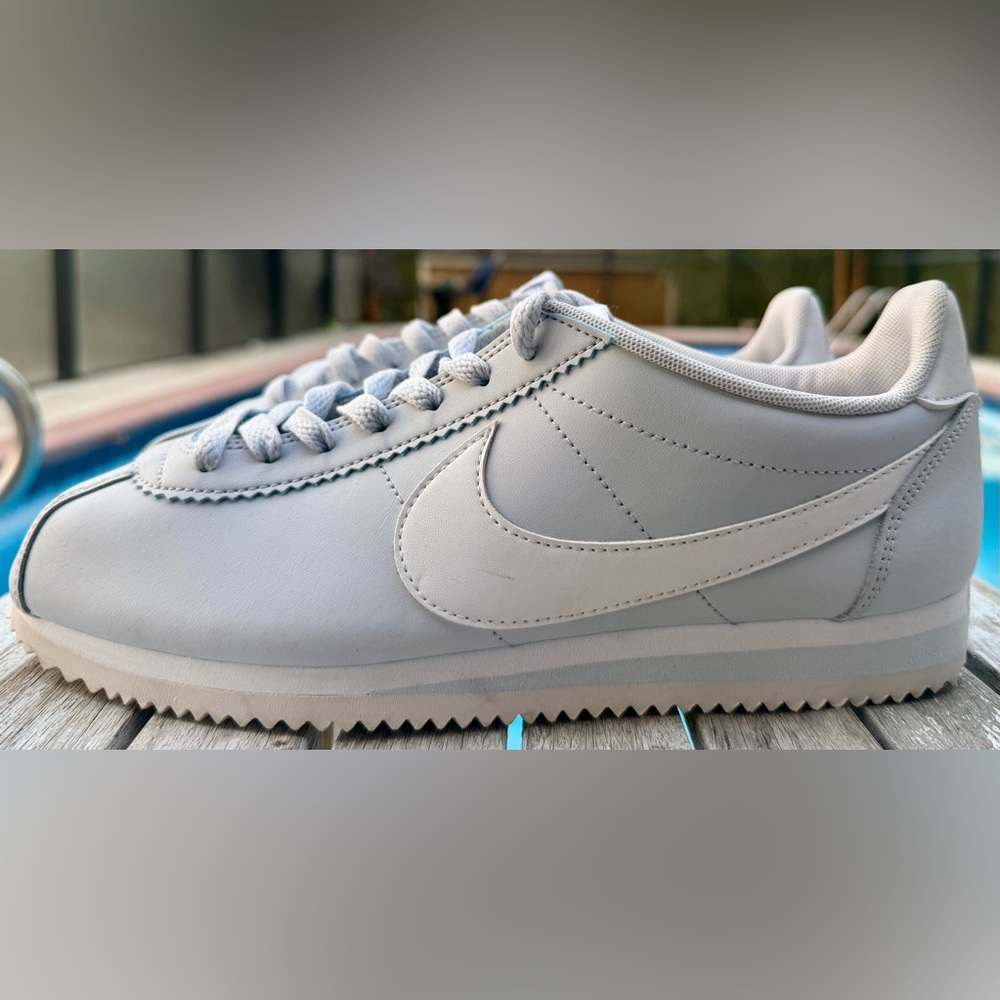 NIKE CLASSIC CORTEZ NYLON GRAY/WHT. WOMENS SIZE 10~NEW